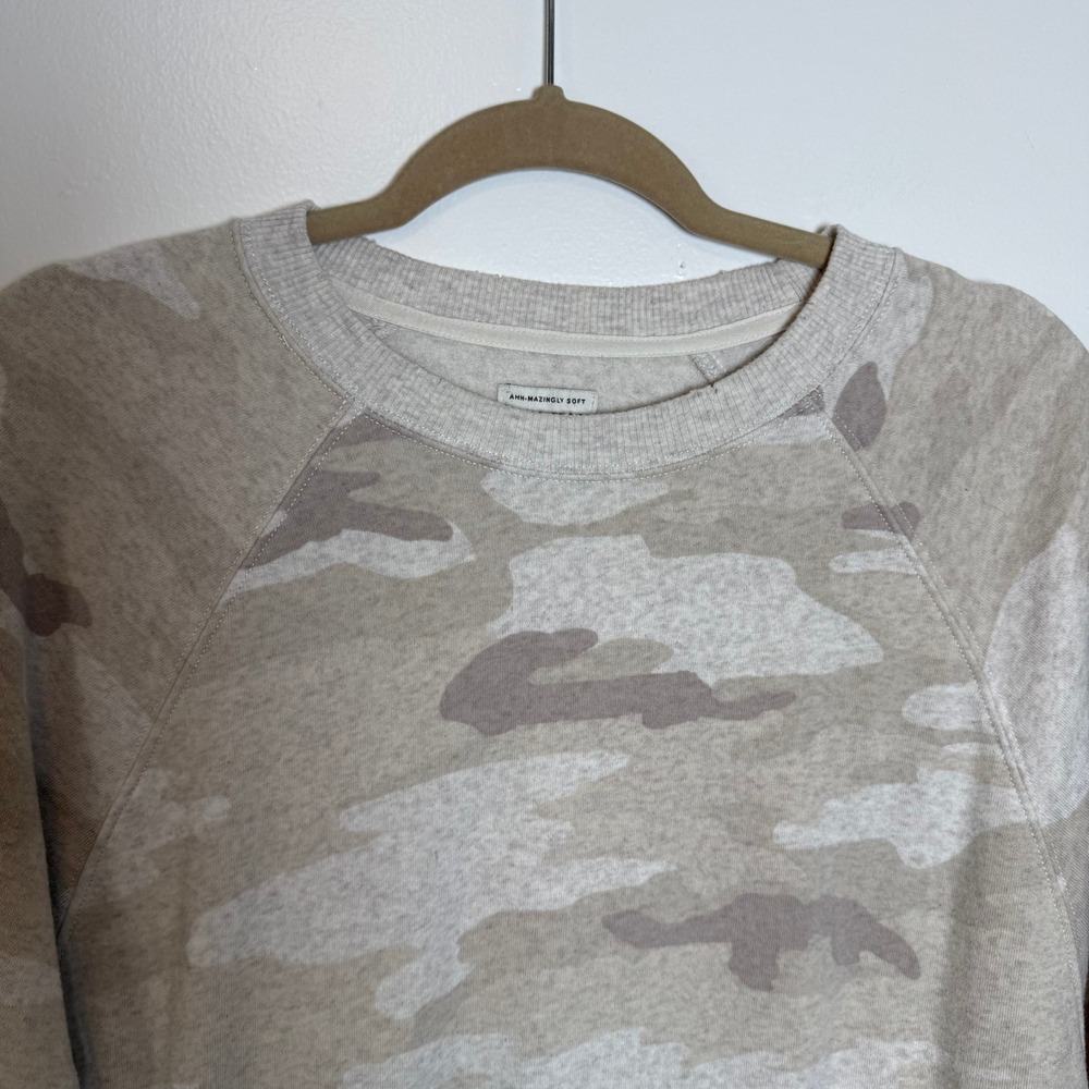 American Eagle Sweatshirt Womens Small Beige Camo Soft‎ Jegging Fit Crewneck - Picture 8 of 10